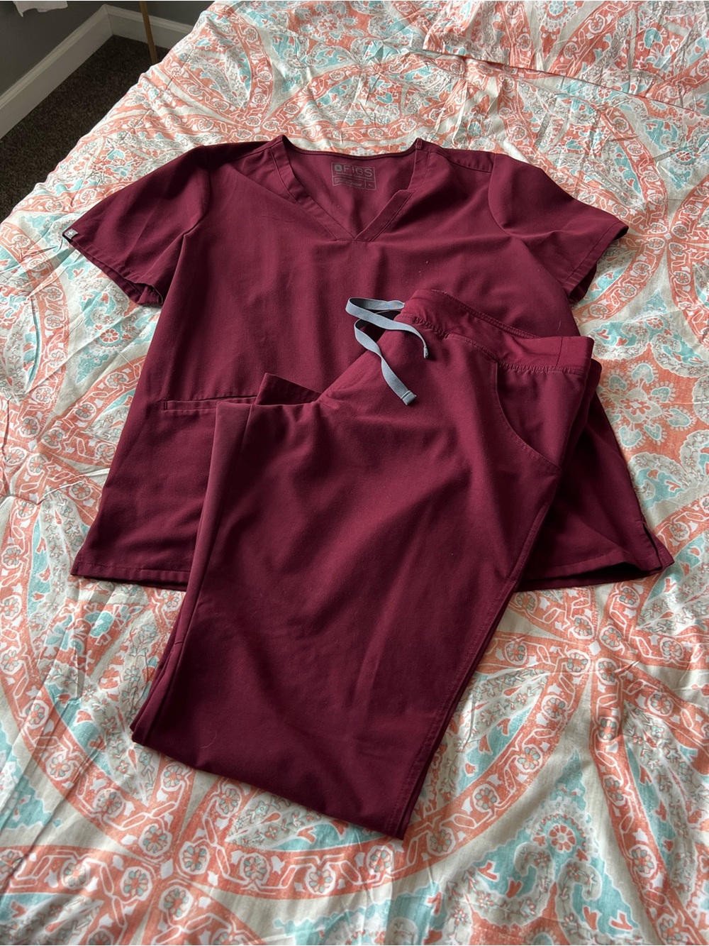 FIGS Burgundy Scrub Set